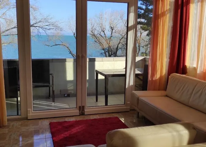 Onebeach Apartment *